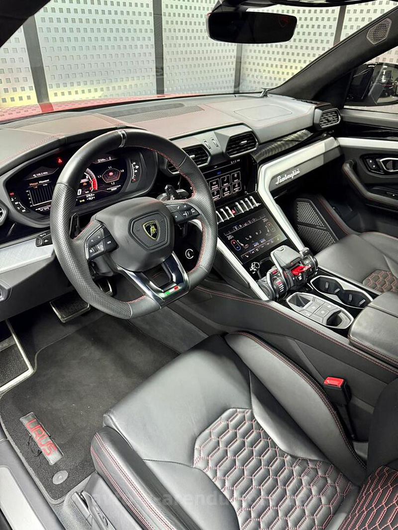 Аренда кроссовера Lamborghini Urus с водителем. Прокат авто  Ламборгини Урус без водителя в Киеве