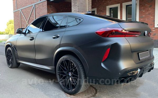 Аренда внедорожника BMW X6 M50d с водителем. Прокат джипа БМВ X6 M50d без водителя в Киеве