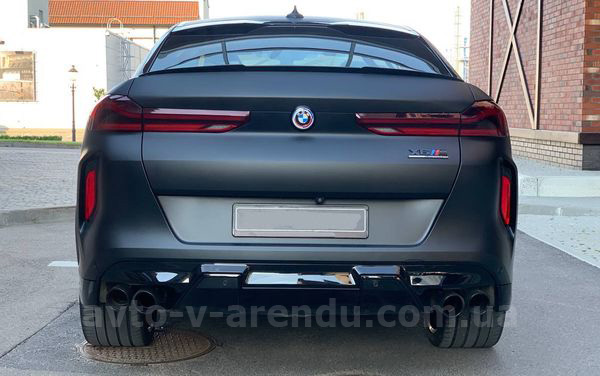 Аренда внедорожника BMW X6 M50d с водителем. Прокат джипа БМВ X6 M50d без водителя в Киеве