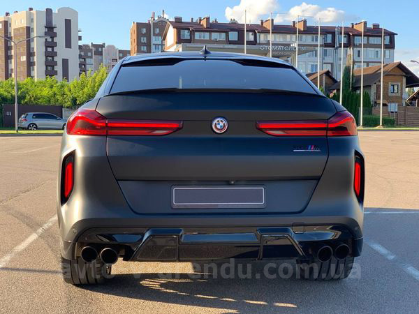 Аренда внедорожника BMW X6 M50d с водителем. Прокат джипа БМВ X6 M50d без водителя в Киеве