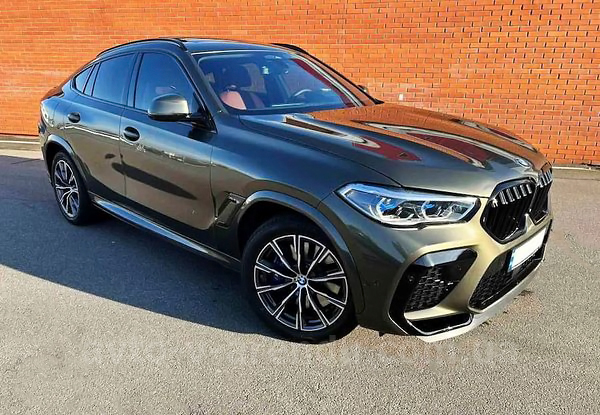 Аренда внедорожника BMW X6 M50d с водителем. Прокат джипа БМВ X6 M50d без водителя в Киеве