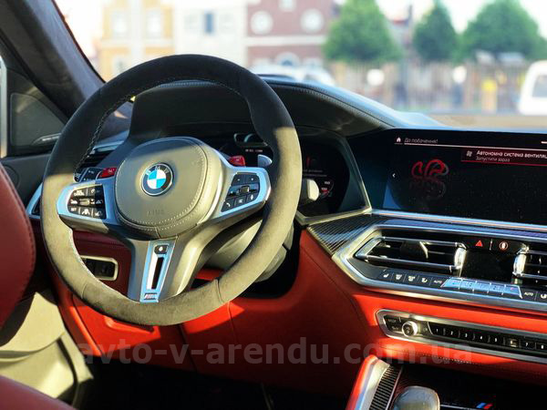 Аренда внедорожника BMW X6 M50d с водителем. Прокат джипа БМВ X6 M50d без водителя в Киеве