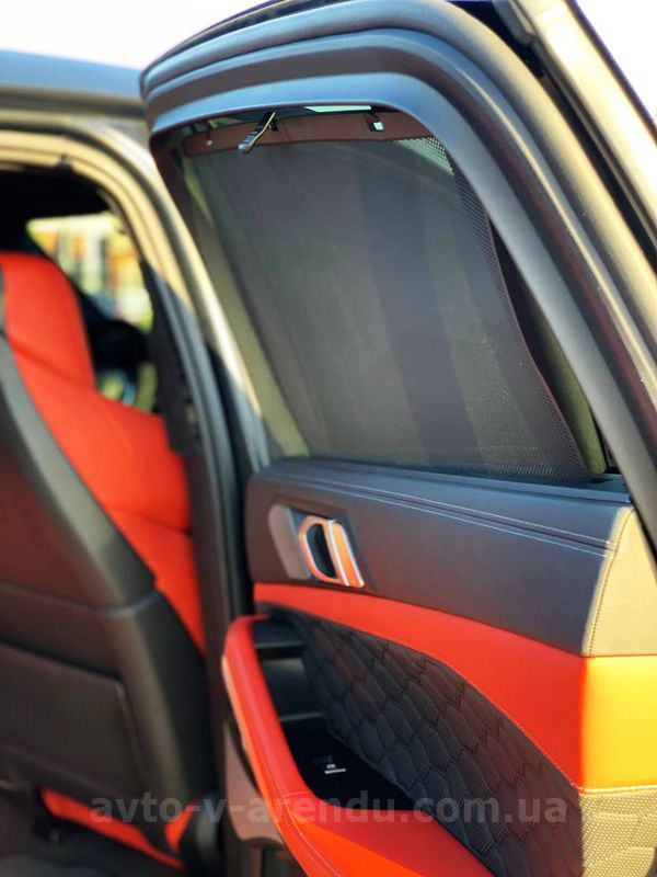Аренда внедорожника BMW X6 M50d с водителем. Прокат джипа БМВ X6 M50d без водителя в Киеве