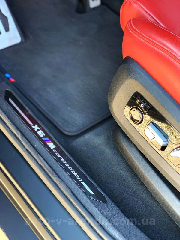 Аренда внедорожника BMW X6 M50d с водителем. Прокат джипа БМВ X6 M50d без водителя в Киеве