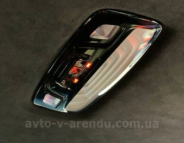 Аренда внедорожника BMW X6 M50d с водителем. Прокат джипа БМВ X6 M50d без водителя в Киеве