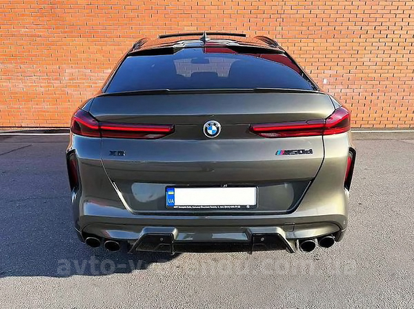 Аренда внедорожника BMW X6 M50d с водителем. Прокат джипа БМВ X6 M50d без водителя в Киеве