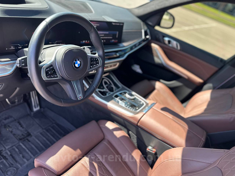 Аренда внедорожника BMW X7 40D с водителем в Киеве
