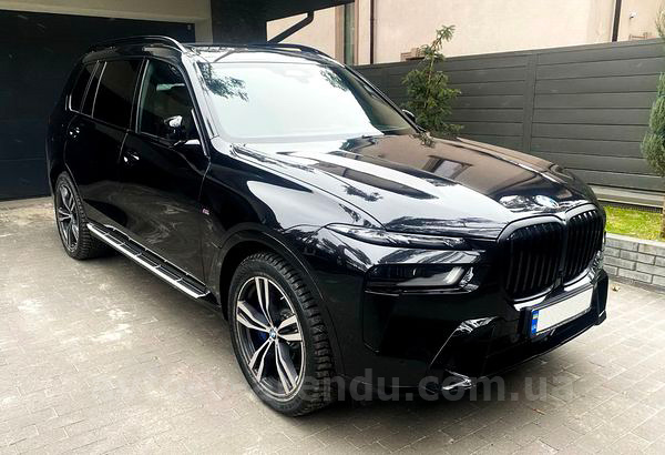 Аренда внедорожника BMW X7 40D с водителем. Прокат джипа БМВ X7 40D без водителя в Киеве