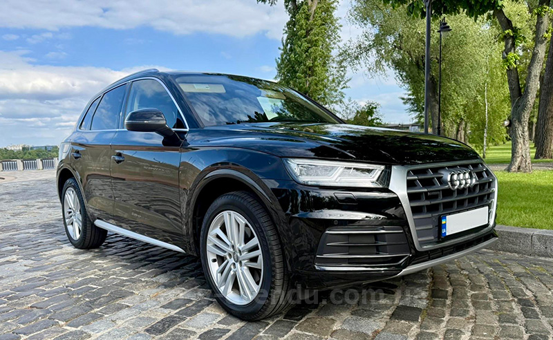 Аренда внедорожника с водителем Audi Q5 черный
