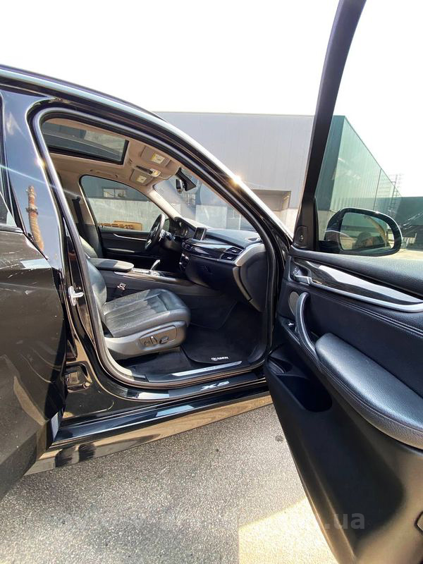 Аренда внедорожника BMW X5 2014 черный с водителем в Киеве