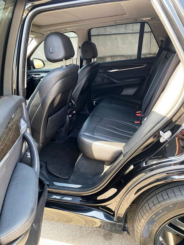 Аренда внедорожника BMW X5 2014 черный с водителем в Киеве