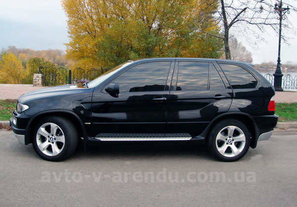 Аренда внедорожника BMW X5 черный с водителем в Киеве