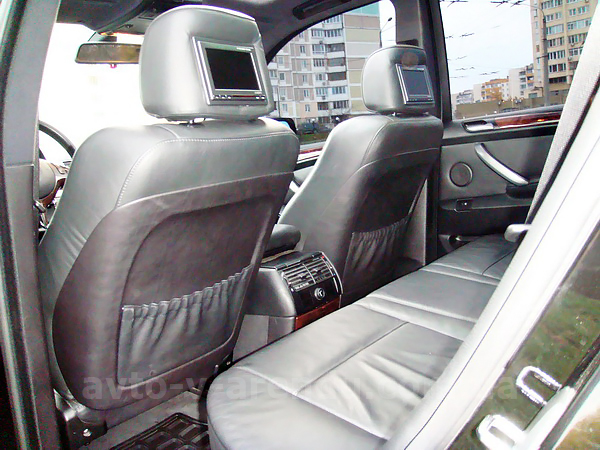 Аренда внедорожника BMW X5 черный с водителем в Киеве