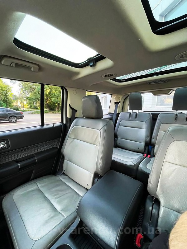 Аренда внедорожника джипа с водителем в Киеве Ford Flex белый