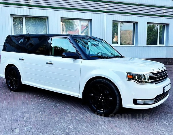 Аренда внедорожника джипа с водителем в Киеве Ford Flex белый