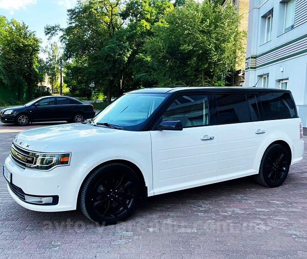 Аренда внедорожника джипа с водителем в Киеве Ford Flex белый