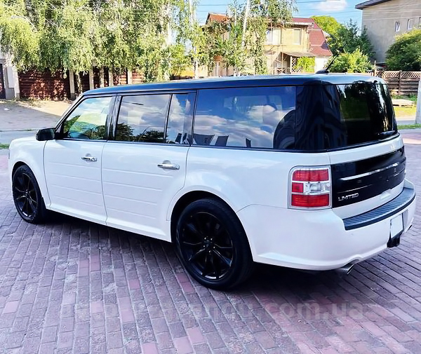 Аренда внедорожника джипа с водителем в Киеве Ford Flex белый