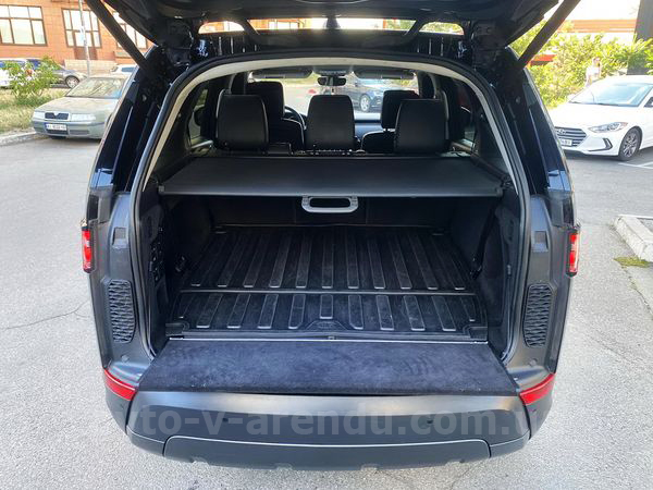 Аренда внедорожника Land Rover Discovery черный с водителем. Прокат джипа Ленд Ровер Дискавери без водителя в Киеве