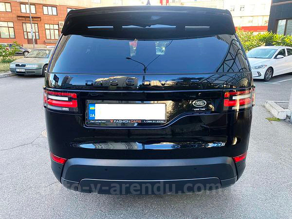 Аренда внедорожника Land Rover Discovery черный с водителем. Прокат джипа Ленд Ровер Дискавери без водителя в Киеве