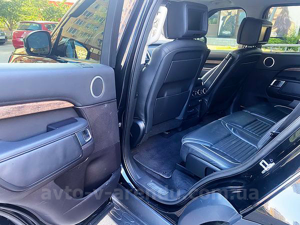 Аренда внедорожника Land Rover Discovery черный с водителем. Прокат джипа Ленд Ровер Дискавери без водителя в Киеве