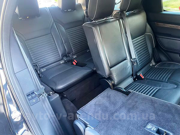 Аренда внедорожника Land Rover Discovery черный с водителем. Прокат джипа Ленд Ровер Дискавери без водителя в Киеве