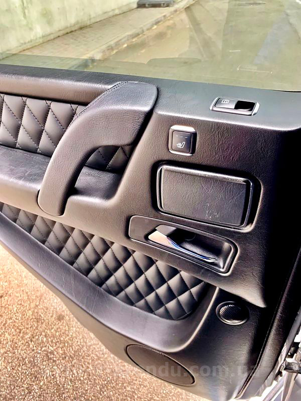 Аренда внедорожника джипа Mercedes-Benz Gelandewagen G63 AMG silver кубик гелик с водителем, прокат Мерседес Гелентваген G63 AMG без водителя в Киеве