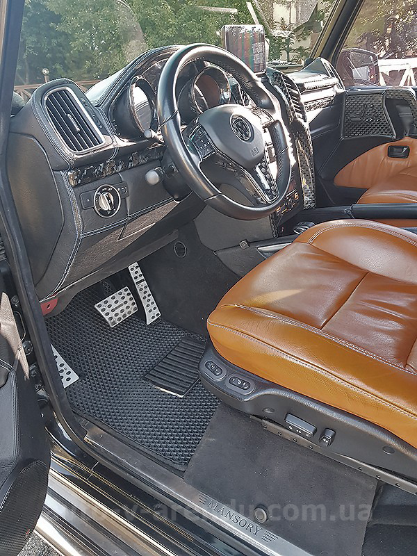 Аренда внедорожника Mercedes Gelandewagen G65 AMG кубик с водителем. Прокат джипа Мерседес Гелентваген G65 AMG без водителя в Киеве