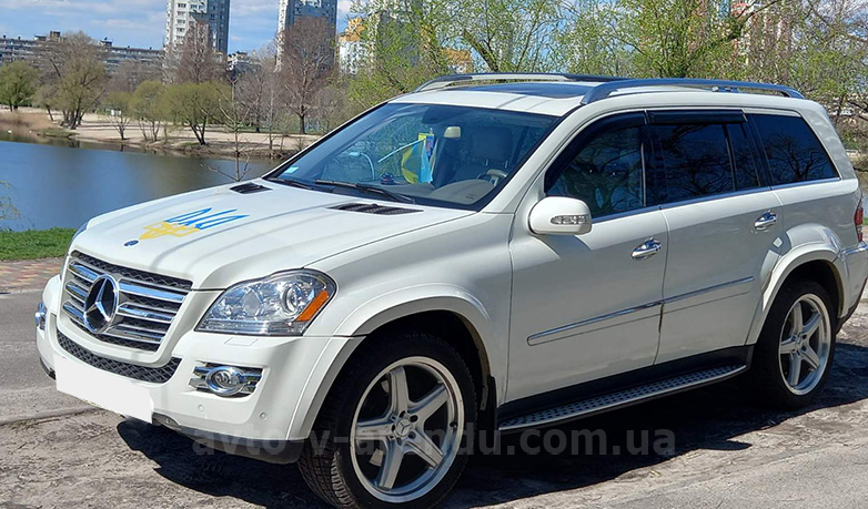 Аренда внедорожника Mercedes-Benz GL 550 с водителем в Киеве