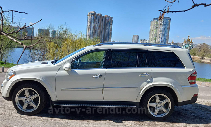 Аренда внедорожника джипа Mercedes-Benz GL 550 с водителем в Киеве