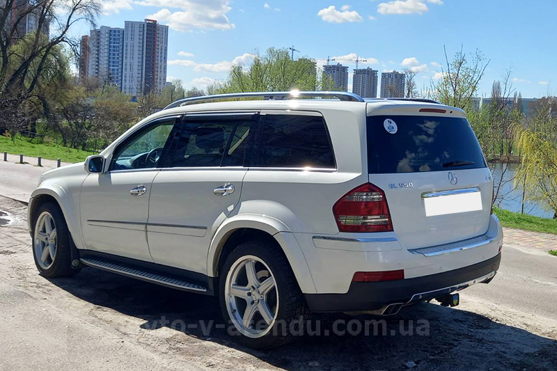 Аренда внедорожника джипа Mercedes-Benz GL 550 с водителем в Киеве