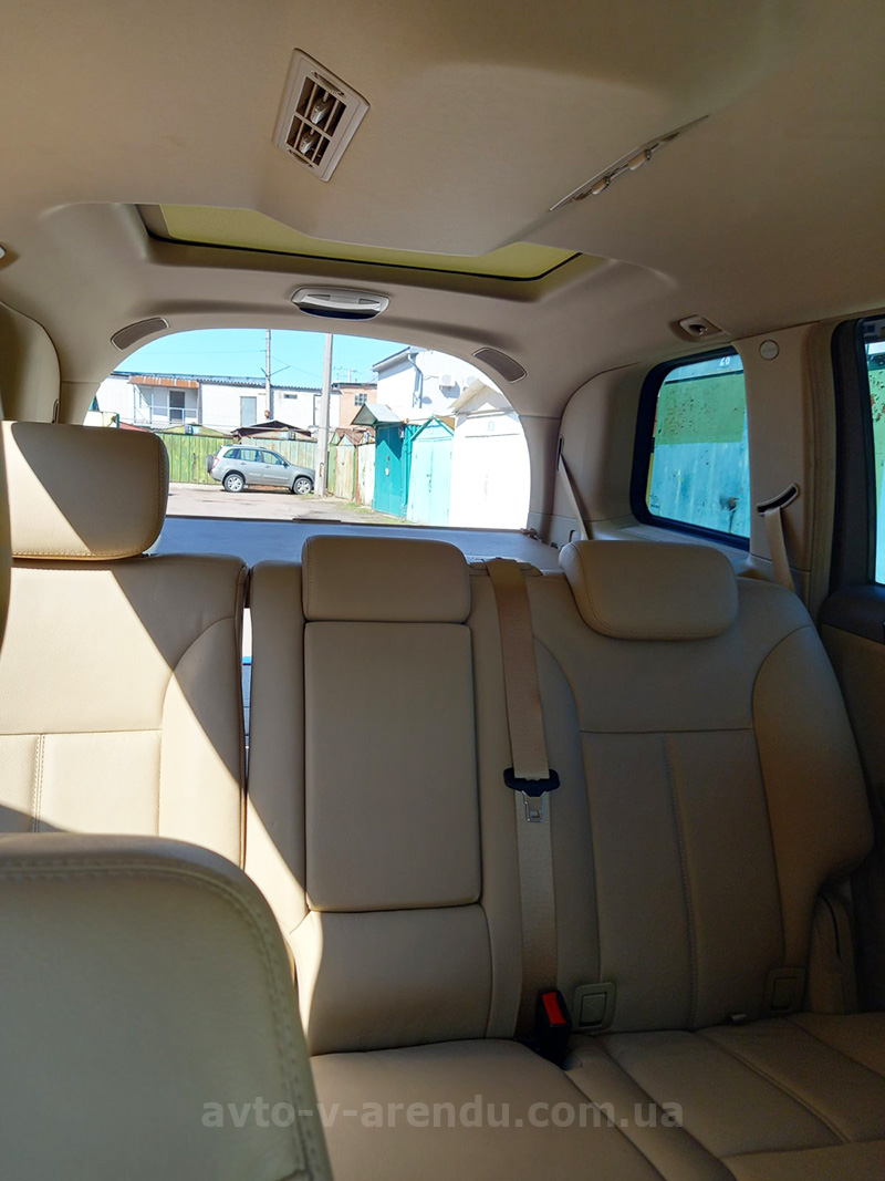 Аренда внедорожника джипа Mercedes-Benz GL 550 с водителем в Киеве