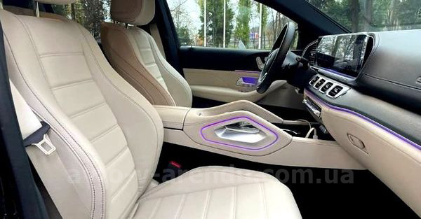 Аренда внедорожника Mercedes Benz GLE 350D Coupe черный с водителем. Прокат джипа Мерседес GLE 350D Coupe внедорожник без водителя в Киеве