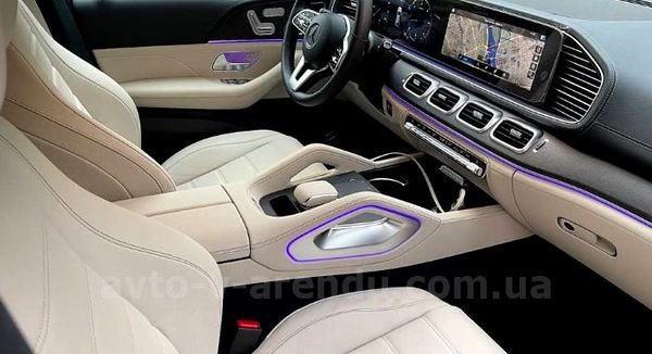 Аренда внедорожника Mercedes Benz GLE 350D Coupe черный с водителем. Прокат джипа Мерседес GLE 350D Coupe внедорожник без водителя в Киеве