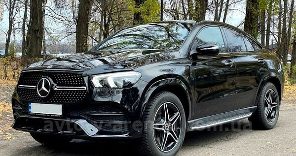 Аренда внедорожника Mercedes Benz GLE 350D Coupe черный с водителем. Прокат джипа Мерседес GLE 350D Coupe внедорожник без водителя в Киеве