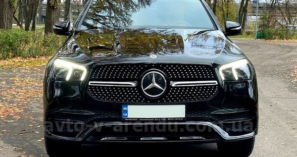 Аренда внедорожника Mercedes Benz GLE 350D Coupe черный с водителем. Прокат джипа Мерседес GLE 350D Coupe внедорожник без водителя в Киеве