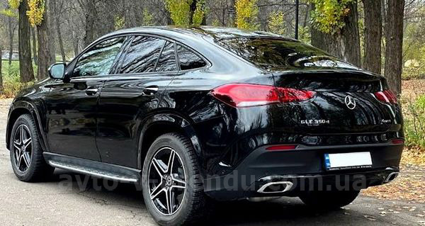 Аренда внедорожника Mercedes Benz GLE 350D Coupe черный с водителем. Прокат джипа Мерседес GLE 350D Coupe внедорожник без водителя в Киеве