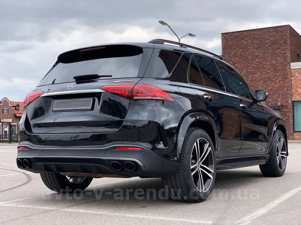 Аренда внедорожника Mercedes Benz GLE 63 AMG черный с водителем. Прокат автомобиля Мерседес 63 AMG внедорожник без водителя в Киеве