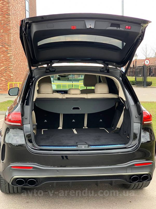 Аренда внедорожника Mercedes Benz GLE 63 AMG черный с водителем. Прокат автомобиля Мерседес 63 AMG внедорожник без водителя в Киеве