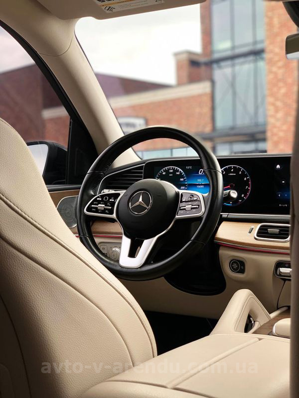 Аренда внедорожника Mercedes Benz GLE 63 AMG черный с водителем. Прокат автомобиля Мерседес 63 AMG внедорожник без водителя в Киеве