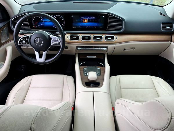Аренда внедорожника Mercedes Benz GLE 63 AMG черный с водителем. Прокат автомобиля Мерседес 63 AMG внедорожник без водителя в Киеве