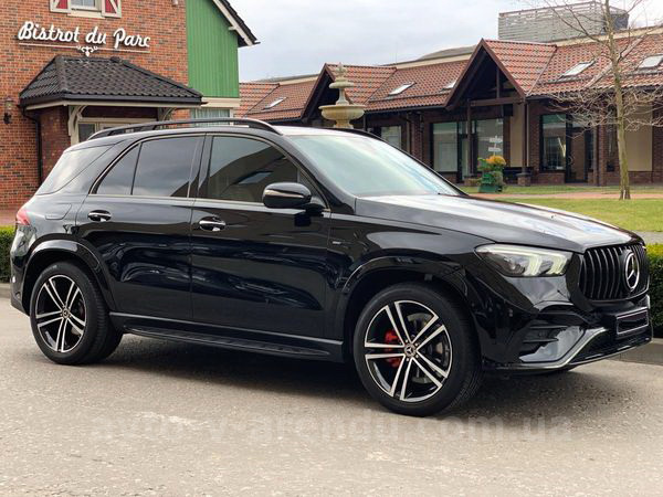 Аренда внедорожника Mercedes Benz GLE 63 AMG черный с водителем. Прокат автомобиля Мерседес 63 AMG внедорожник без водителя в Киеве