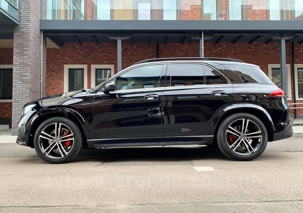 Аренда внедорожника Mercedes Benz GLE 63 AMG черный с водителем. Прокат автомобиля Мерседес 63 AMG внедорожник без водителя в Киеве