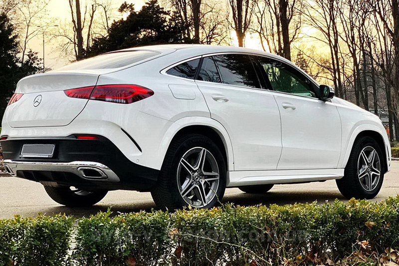 Аренда внедорожника джипа  Mercedes-Benz AMG GLE Coupe с водителем в Киеве