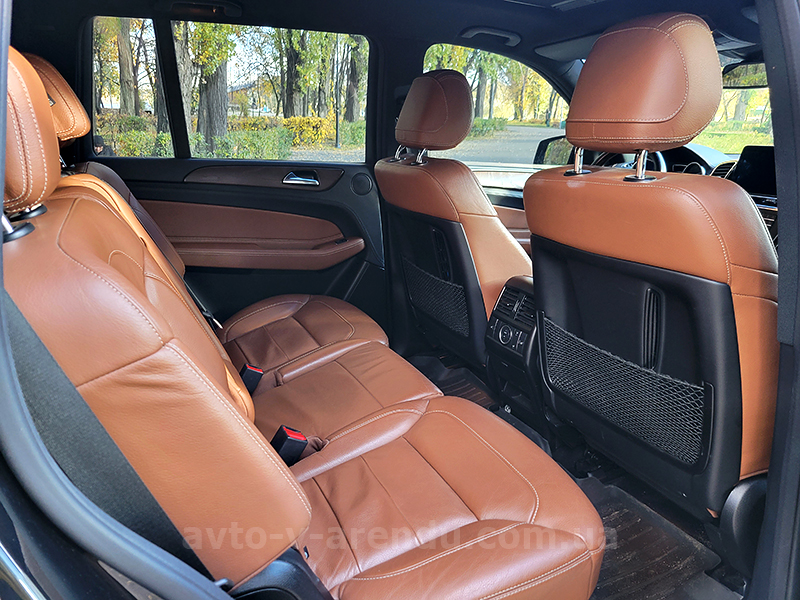 Аренда внедорожника Mercedes Benz GLS 350d AMG 4MATIC с водителем в Киеве