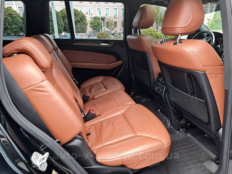 Аренда внедорожника Mercedes Benz GLS 350d AMG 4MATIC с водителем в Киеве