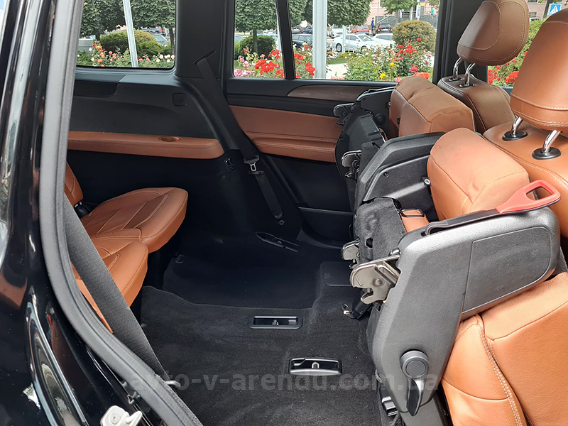 Аренда внедорожника Mercedes Benz GLS 350d AMG 4MATIC с водителем в Киеве