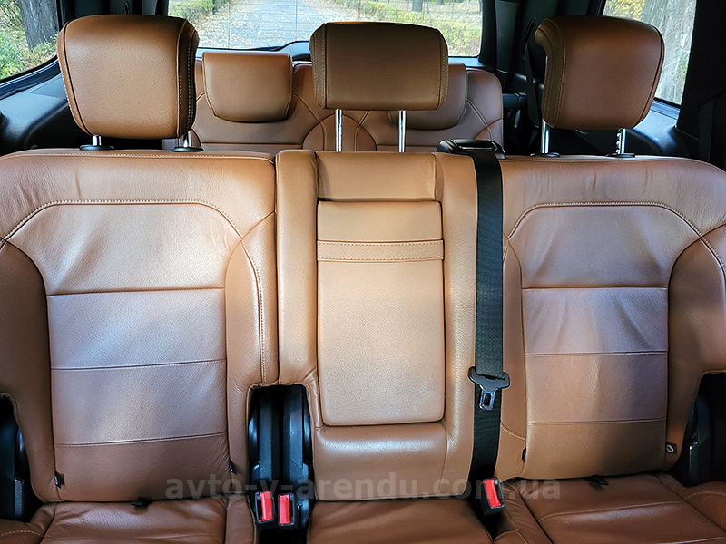 Аренда внедорожника Mercedes Benz GLS 350d AMG 4MATIC с водителем в Киеве