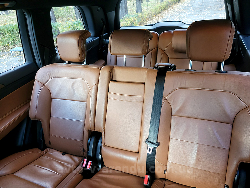 Аренда внедорожника Mercedes Benz GLS 350d AMG 4MATIC с водителем в Киеве