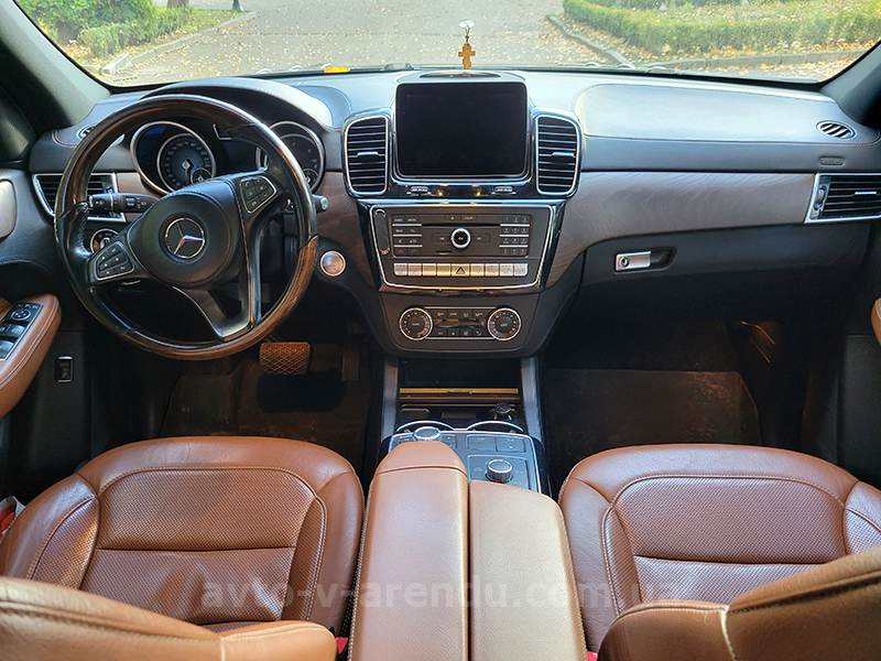 Аренда внедорожника Mercedes Benz GLS 350d AMG 4MATIC с водителем в Киеве