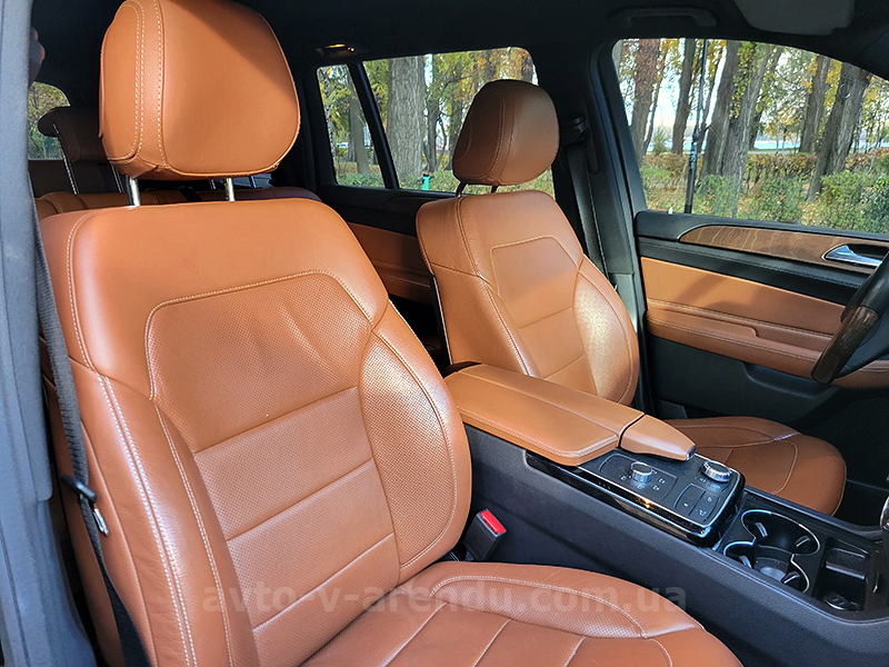 Аренда внедорожника Mercedes Benz GLS 350d AMG 4MATIC с водителем в Киеве